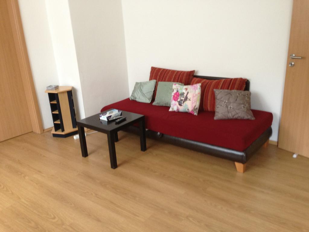 Schoenes Apartment In Есен Стая снимка
