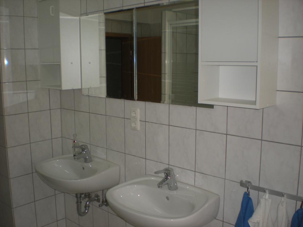 Schoenes Apartment In Есен Стая снимка